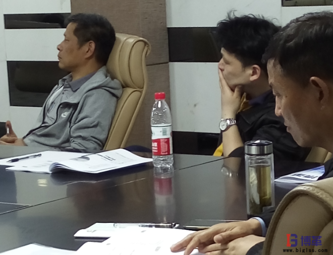 精益生產實戰培訓課程學員認真聽講 精益生產實戰培訓課程